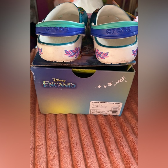 Crocs Classic Clog
Disney Encanto Mirabel (Kids) Size 11 - Picture 1 of 6